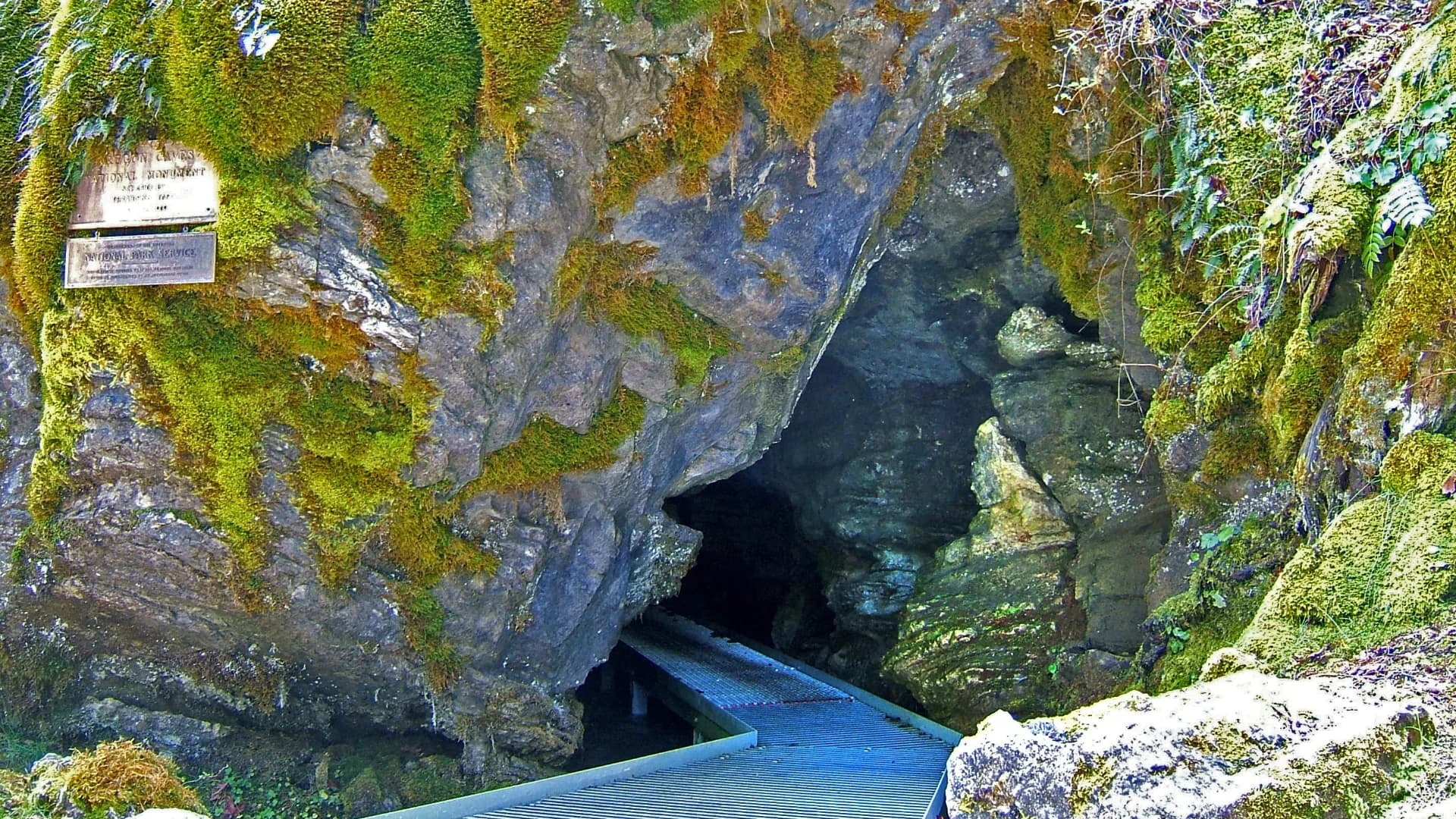 The entrance to the Oregon Caves.